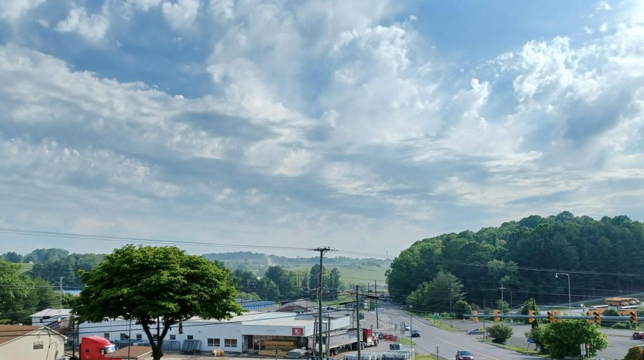 Knob Hill Motor Lodge Hillsville Eksteriør billede