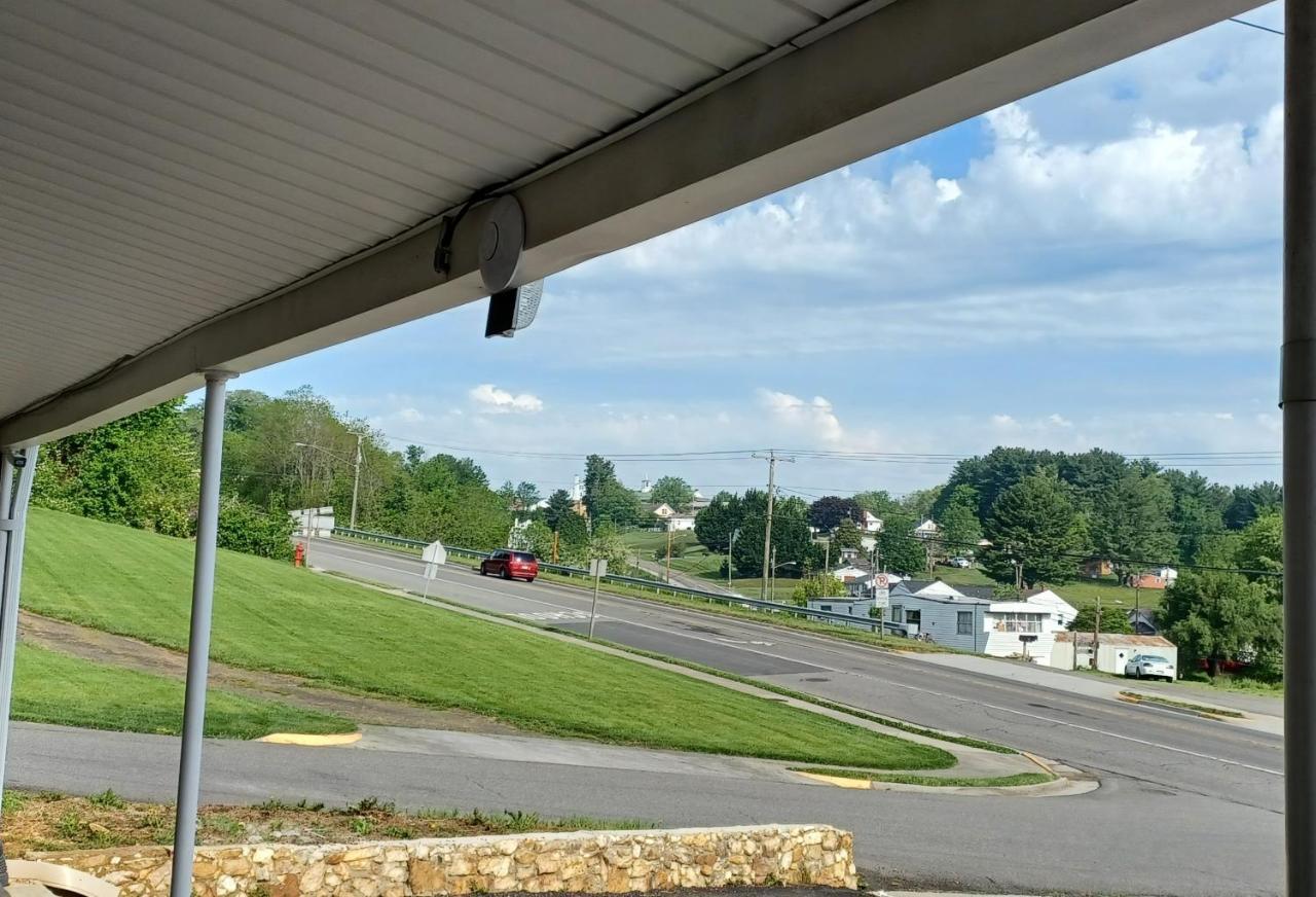 Knob Hill Motor Lodge Hillsville Eksteriør billede