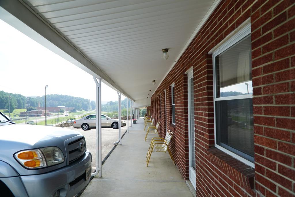 Knob Hill Motor Lodge Hillsville Eksteriør billede